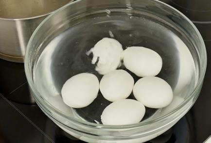 Фото шага рецепта Фаршированные яйца 126609 шаг 1  