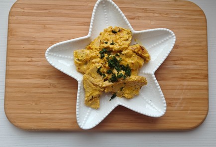 Фото шага рецепта Филе индейки на сковороде с куркумой и сливками 190812 шаг 11  