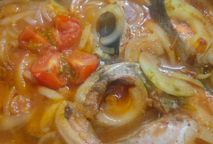 Фото шага рецепта Форель с луком в томатном соусе 186508 шаг 12  