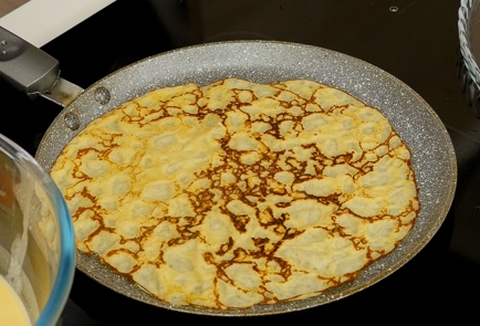 Фото шага рецепта Французский блинный торт с нутеллой и апельсиновой цедрой 114584 шаг 3  