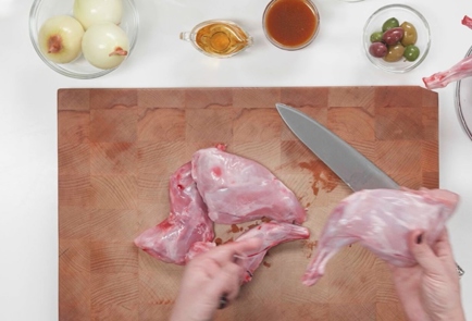 Фото шага рецепта Фрикасе из кролика с оливками 175161 шаг 1  