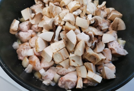 Фото шага рецепта Фрикасе с курицей и грибами 176191 шаг 8  