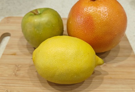 Фото шага рецепта Фруктовый чай со смородиной 190872 шаг 1  