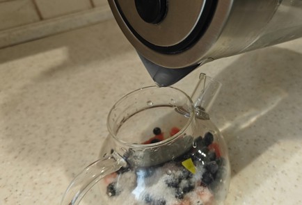 Фото шага рецепта Фруктовый чай со смородиной 190872 шаг 9  