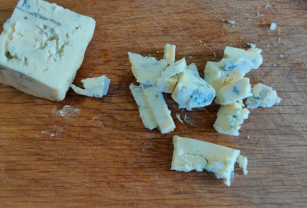 Фото шага рецепта Фрукты с сыром и орехами 174879 шаг 5  
