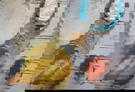 Фото шага рецепта Галета с грушей и сыром бри 190851 шаг 1  