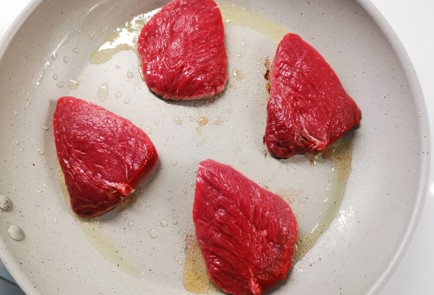 Фото шага рецепта Говядина пофранцузски 190877 шаг 2  