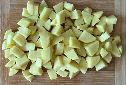 Фото шага рецепта Говядина с черносливом на овощной подушке в духовке 173636 шаг 5  