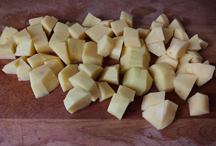Фото шага рецепта Говядина с картофелем и петрушкой в рукаве 175935 шаг 2  