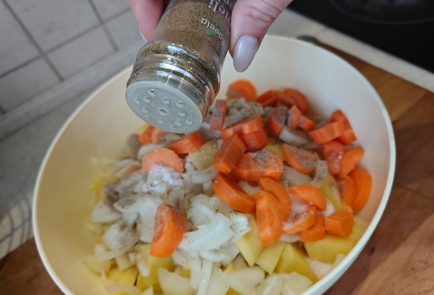 Фото шага рецепта Говядина с картофелем и петрушкой в рукаве 175935 шаг 8  
