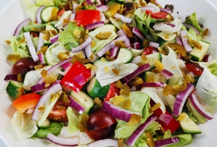 Фото шага рецепта Греческий салат с халапеньо 175522 шаг 8  