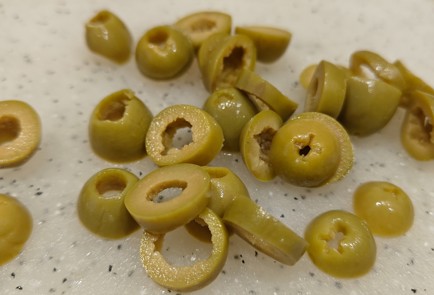 Фото шага рецепта Греческий салат с оливкой и сыром фета 190917 шаг 7  