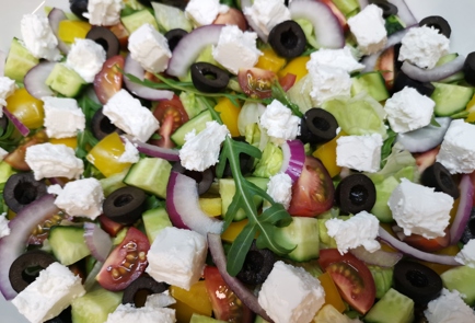 Фото шага рецепта Греческий салат с руколой 175643 шаг 10  