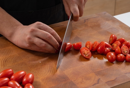 Фото шага рецепта Гречка с помидорами песто и фетой 174644 шаг 6  