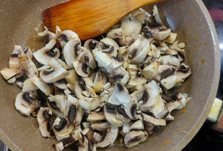 Фото шага рецепта Гречневая лапша соба с грибами луком и индейкой 175457 шаг 6  