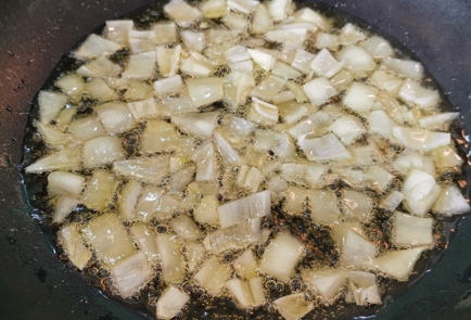 Фото шага рецепта Грибной жюльен с творожным сыром и пармезаном 152504 шаг 2  