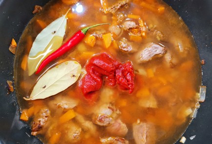 Фото шага рецепта Гуляш из говядины 190887 шаг 10  