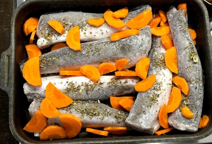 Хек в томате — рецепт с фото пошагово. Как потушить рыбу хек в томатном соусе с морковью и луком?