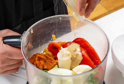 Фото шага рецепта Хумус из чечевицы с запеченным перцем кабачковой икрой и тахини 175584 шаг 6  