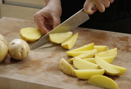 Фото шага рецепта Идеальная картошка в духовке 152981 шаг 2  