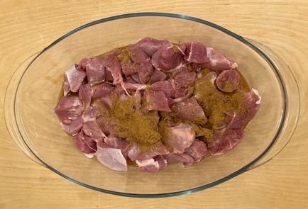 Фото шага рецепта Индейка с черносливом и корицей в духовке 174339 шаг 8  