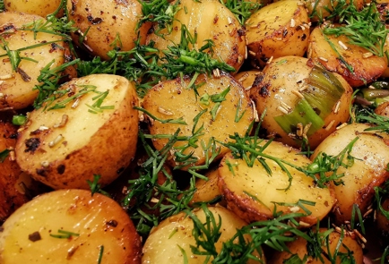 Фото шага рецепта Жареный молодой картофель со спаржей 152346 шаг 8  