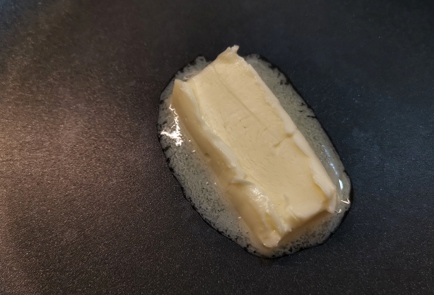 Фото шага рецепта Жареные грибы со сливками и сыром 152574 шаг 3  