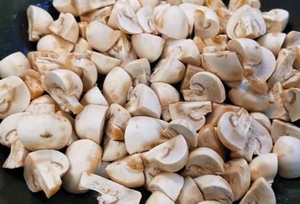 Фото шага рецепта Жареные грибы со сливками и сыром 152574 шаг 4  