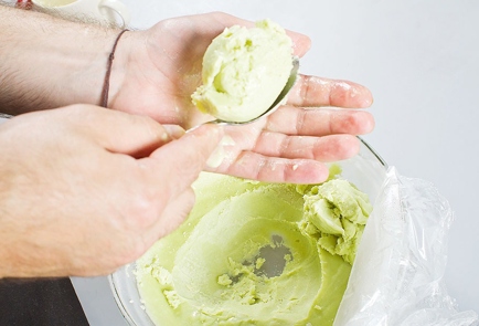 Фото шага рецепта Йогуртовое мороженое с авокадо и огурцом 28448 шаг 5  
