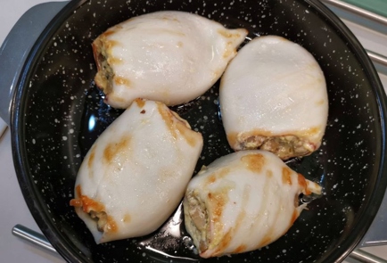 Фото шага рецепта Фаршированные кальмары грибами с сыром 152292 шаг 11  