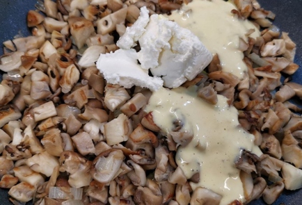 Фото шага рецепта Фаршированные кальмары грибами с сыром 152292 шаг 3  