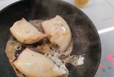 Фото шага рецепта Фаршированные кальмары творожным сыром и грибами 152834 шаг 12  