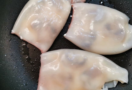 Фото шага рецепта Фаршированные кальмары творожным сыром и грибами 152834 шаг 7  