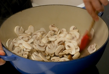 Фото шага рецепта Капуста с грибами 140540 шаг 2  