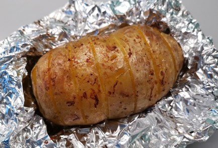 Фото шага рецепта Картофель в фольге 190908 шаг 9  