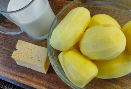 Фото шага рецепта Картофель запеченный с сыром 175586 шаг 2  