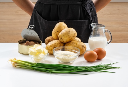 Фото шага рецепта Картофельная запеканка с печенью трески 175754 шаг 1  