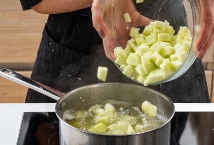 Фото шага рецепта Картофельное пюре с горчицей и яблоками 175437 шаг 5  