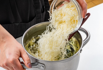 Фото шага рецепта Картофельное пюре с васаби и шпинатом 175436 шаг 8  