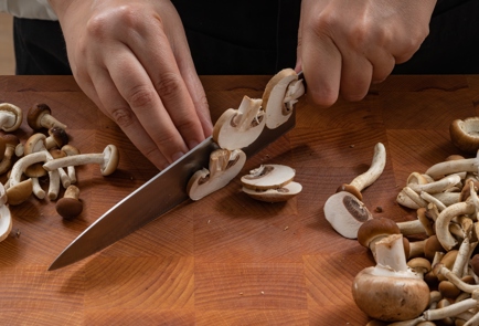 Фото шага рецепта Картошка с грибами в духовке 174824 шаг 4  