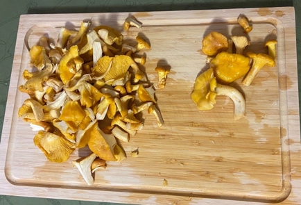 Фото шага рецепта Картошка с лисичками запеченные в сливках 174273 шаг 2  