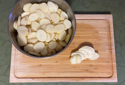 Фото шага рецепта Картошка с лисичками запеченные в сливках 174273 шаг 4  