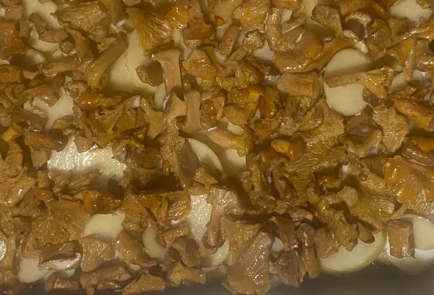 Фото шага рецепта Картошка с лисичками запеченные в сливках 174273 шаг 7  