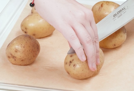 Фото шага рецепта Картошка в духовке с соусом из авокадо 173455 шаг 4  