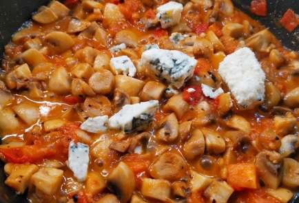 Фото шага рецепта Кетоспагетти с грибами 174870 шаг 9  