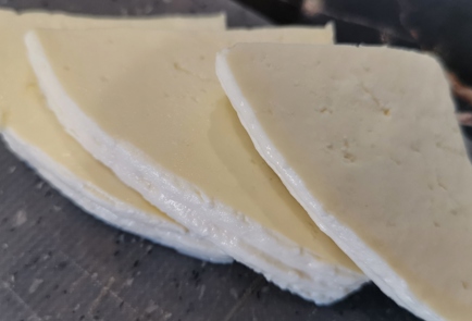 Фото шага рецепта Кетобутерброды из сыра 173710 шаг 1  