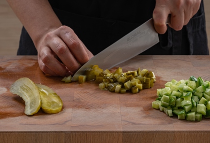 Фото шага рецепта Классический оливье с колбасой и яблоком 175170 шаг 7  