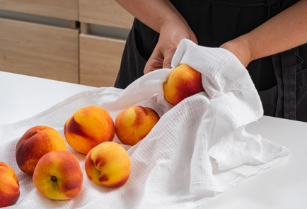 Фото шага рецепта Компот из персиков на зиму 174213 шаг 4  