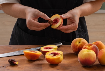 Фото шага рецепта Компот из персиков на зиму 174213 шаг 5  