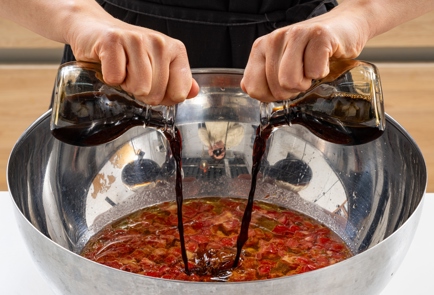 Фото шага рецепта Корейский холодный суп с редиской и лапшой 176347 шаг 5  